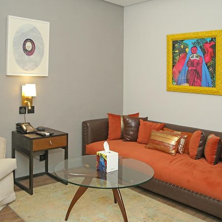 Ambiance Boutique Art Hotel Lahor Oda fotoğraf A room at the hotel